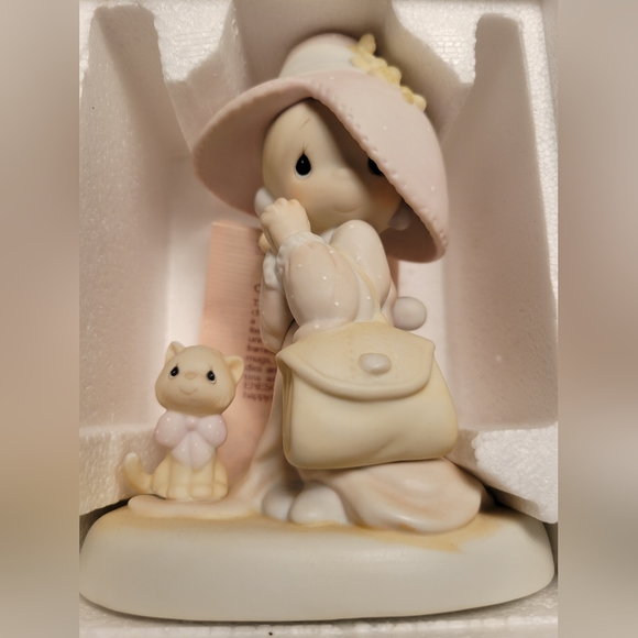 Precious Moments "To A Very Special Mom" 1983 - Picture 4 of 8